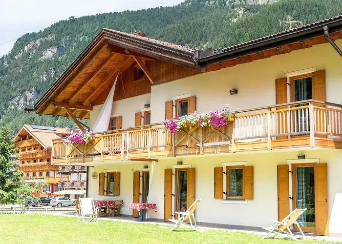 Cleva Dolomiti カナツェーイ