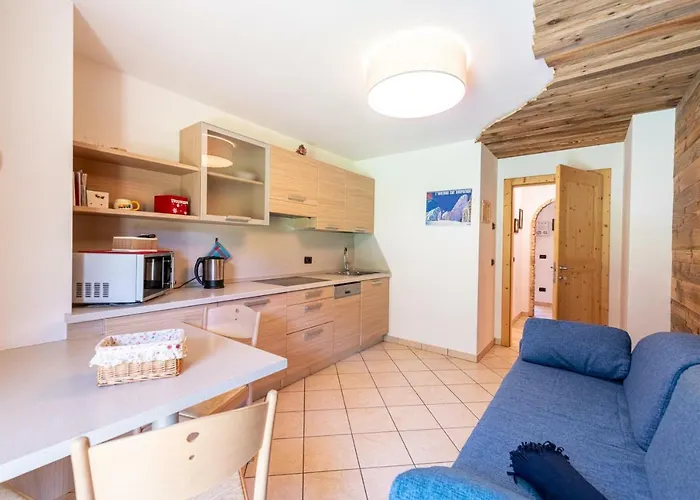 Cleva Dolomiti カナツェーイ