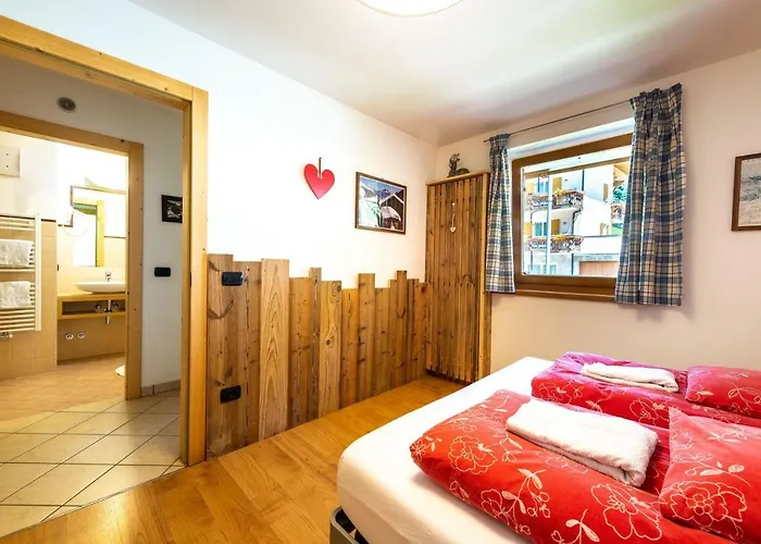 Cleva Dolomiti カナツェーイ